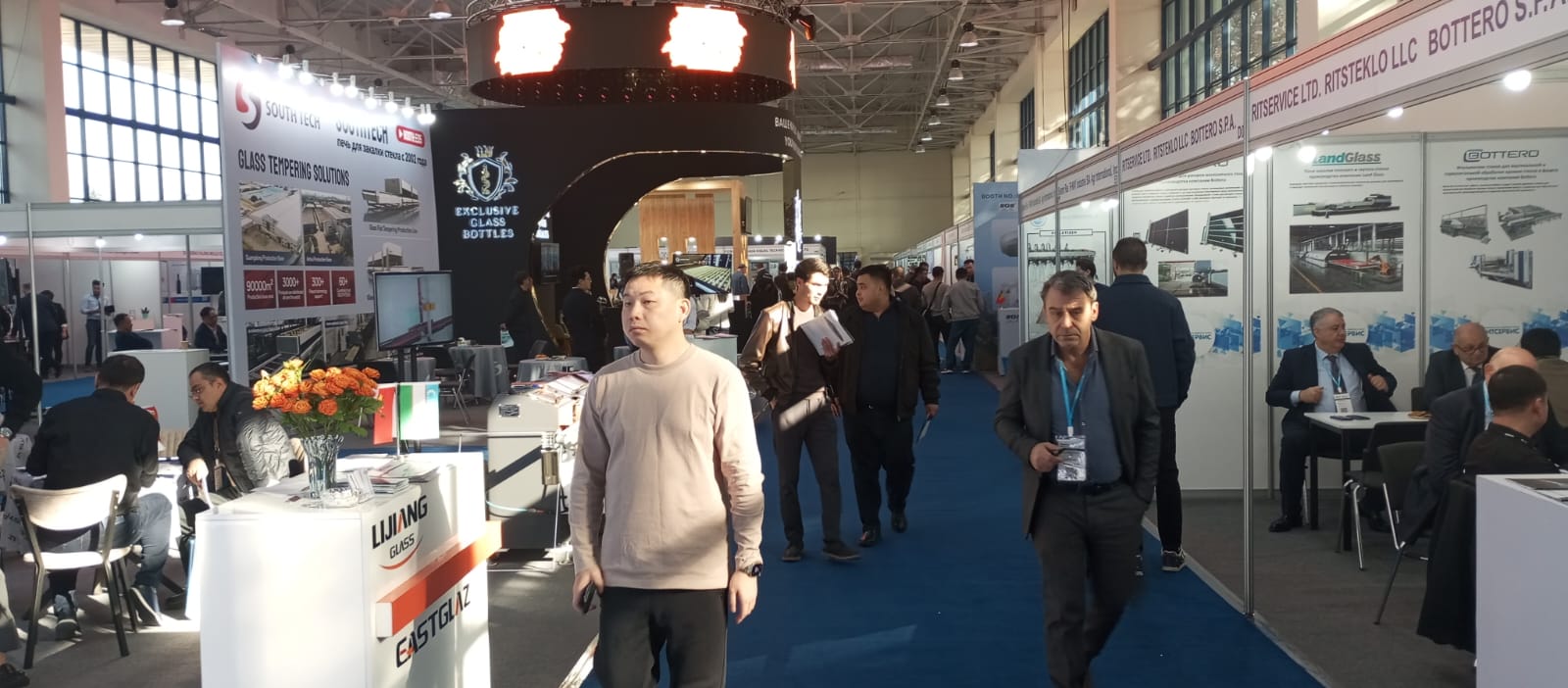 UzGlass exhibition photo 2